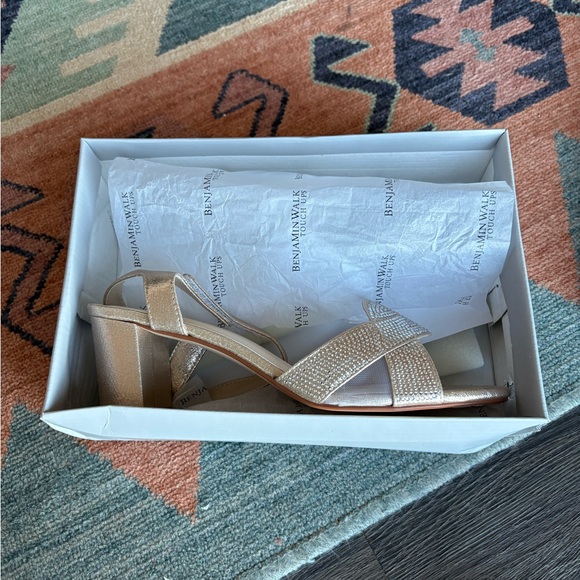 NWB Touch Ups Cam Dress Sandals - Picture 5 of 7